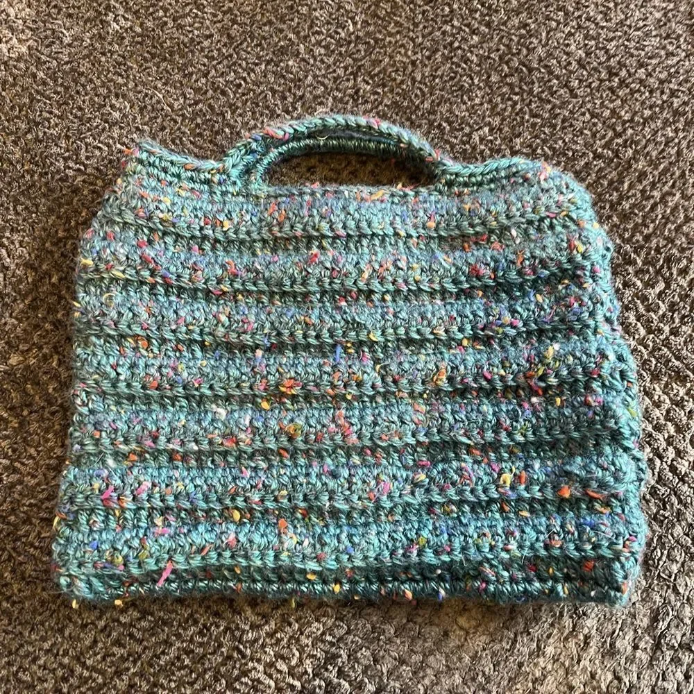 Hand Crafted Hand Purse - Picture 5 of 6